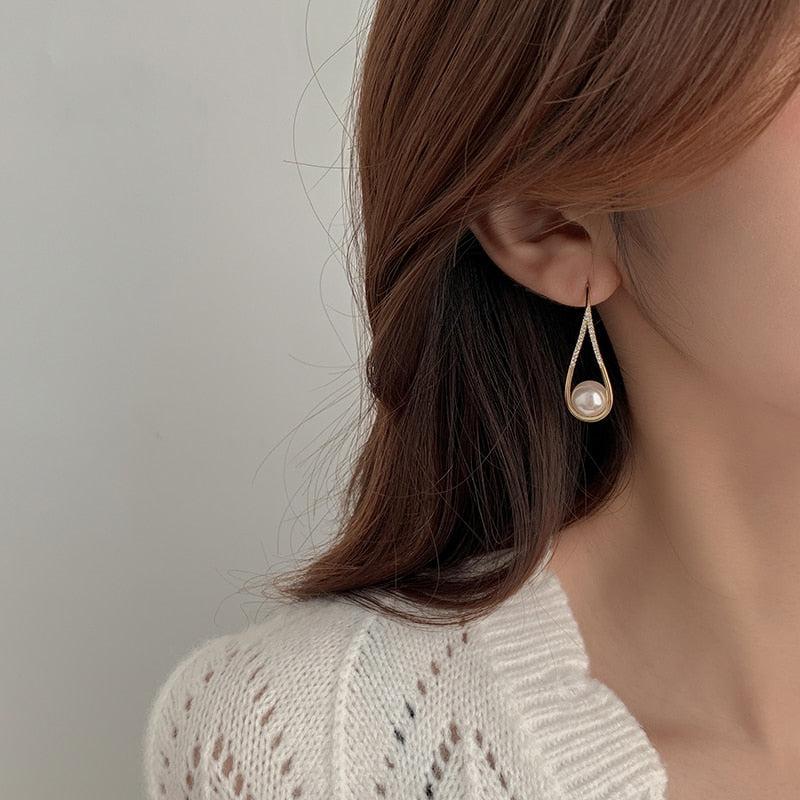 Isadora Rose Gold Pearl Earrings