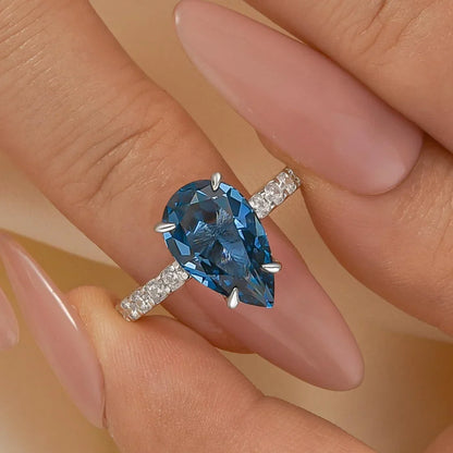 Anais White Gold Sapphire Ring
