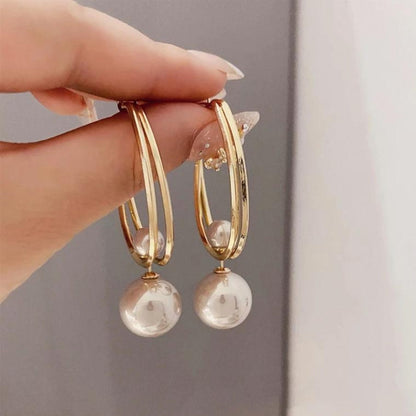 Kalinda Gold Pearl Earrings