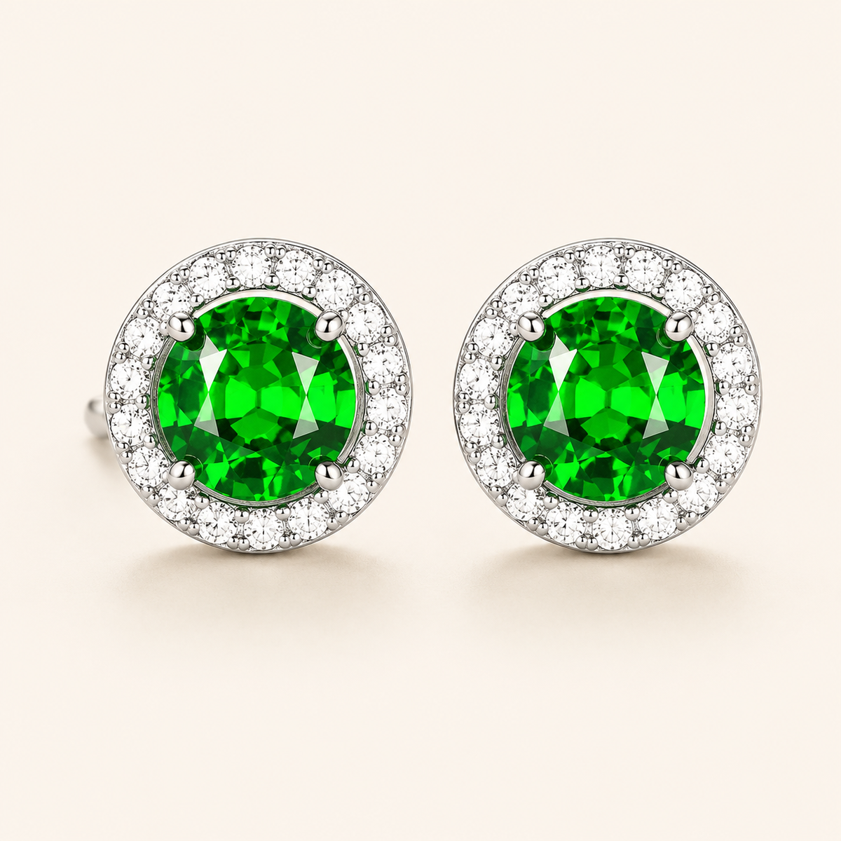 Lúcia White Gold Emerald Earrings