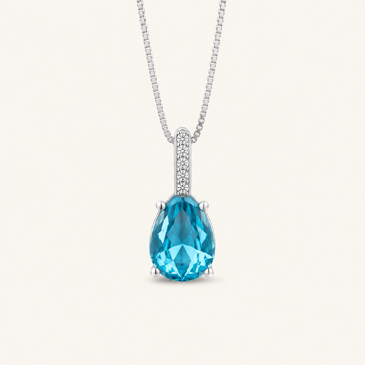 Quilla White Gold Sapphire Necklace