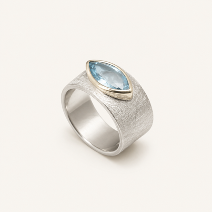 Amelie White Gold Sapphire Ring
