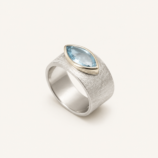 Amelie White Gold Sapphire Ring