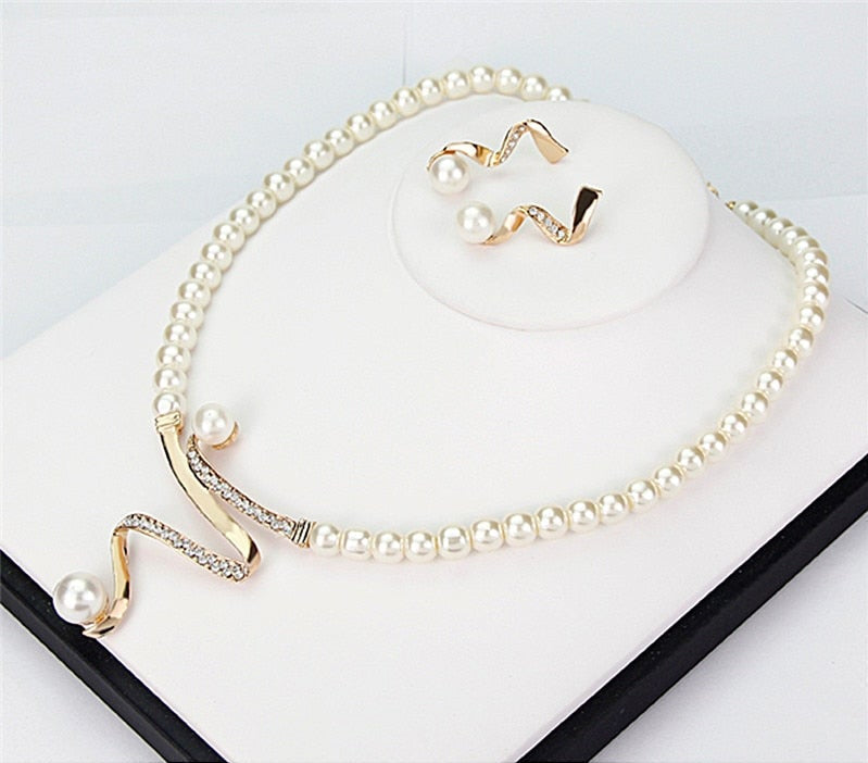 Quintana Pearl Set