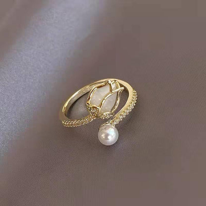 Filippa Gold Pearl Tulip Ring