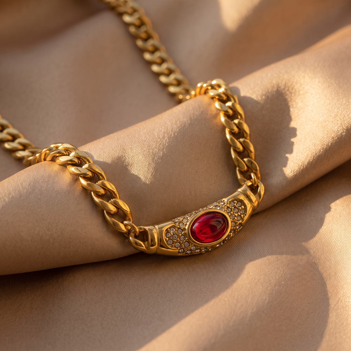 Isabella Vintage Necklace - lifestyle