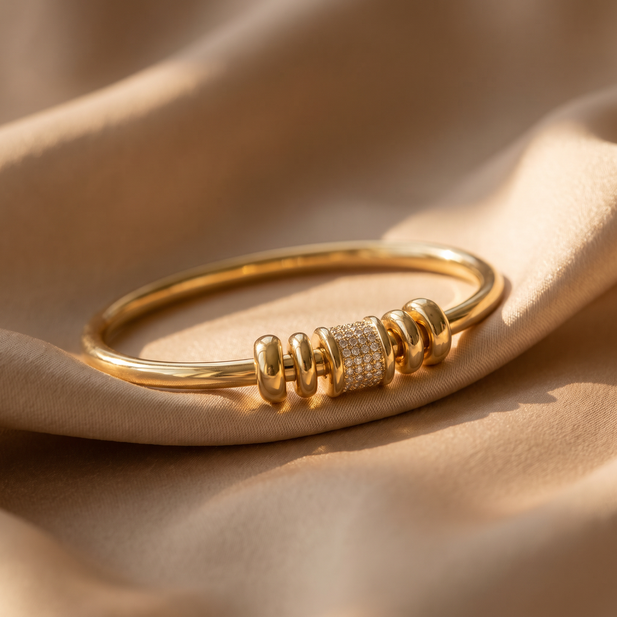 Quinn Gold Bracelet - lifestyle