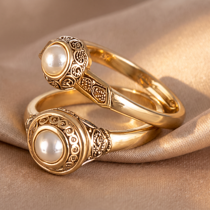 Verity Gold Pearl Set - lifestyle