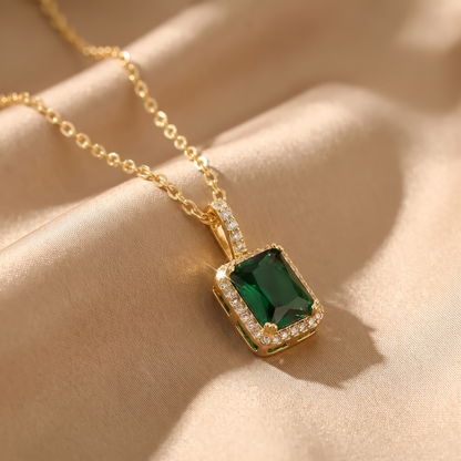 Zarela Gold Necklace - lifestyle