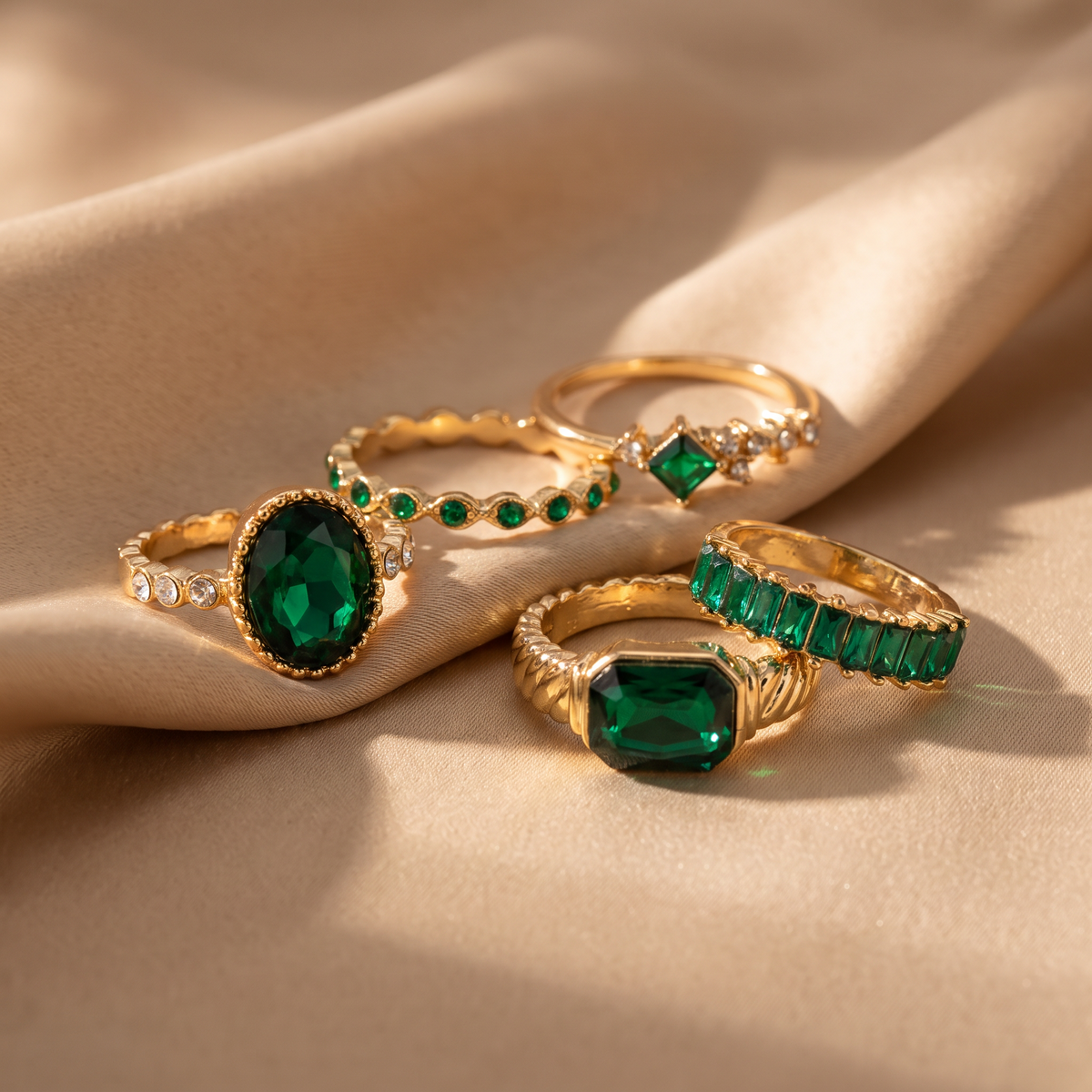 Zarina Gold Emerald Set - lifestyle