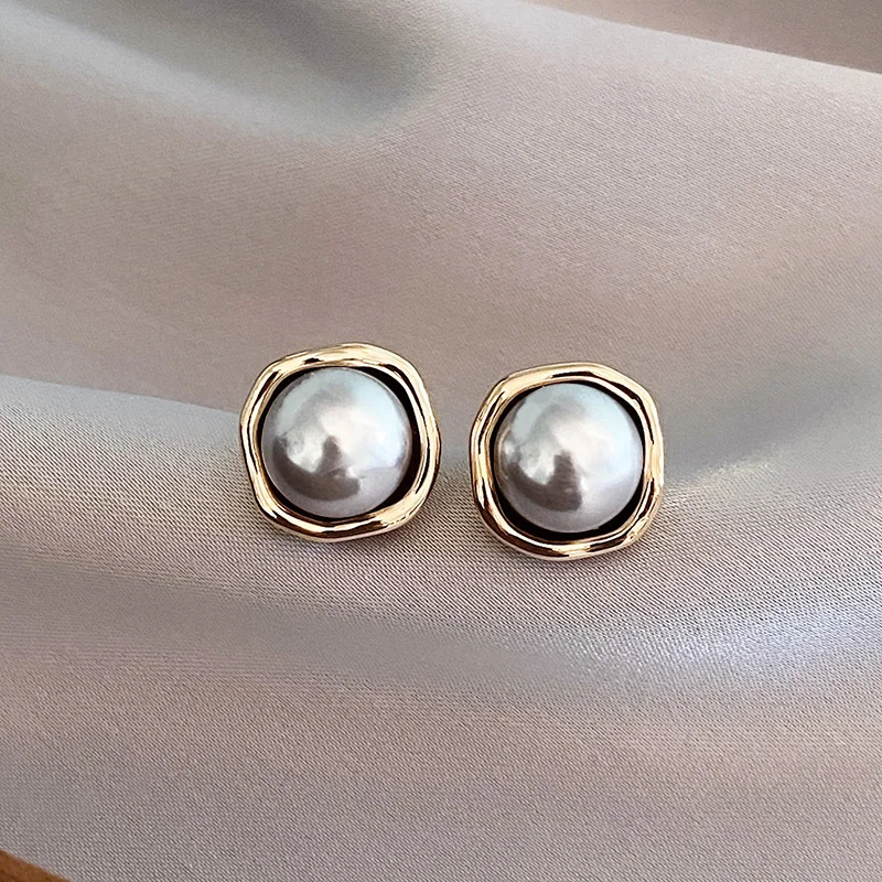 Lavinia Black Pearl Earrings