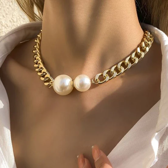 Federica Gold Pearl Necklace