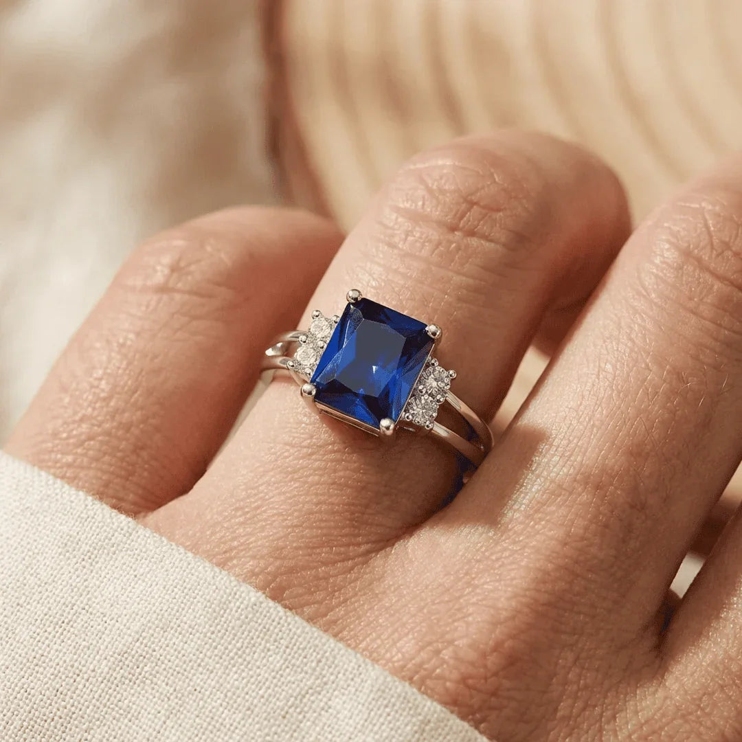 Isotta White Gold Sapphire Ring